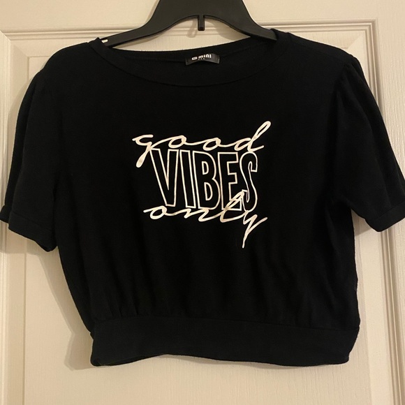 6 Crop Tops - Picture 3 of 8